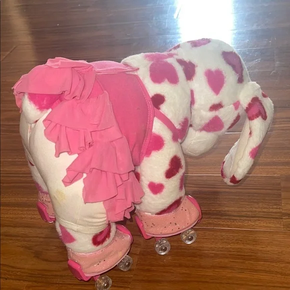 Heart Patterned Plush Dog with Pink Roller Skates - Picture 4 of 6